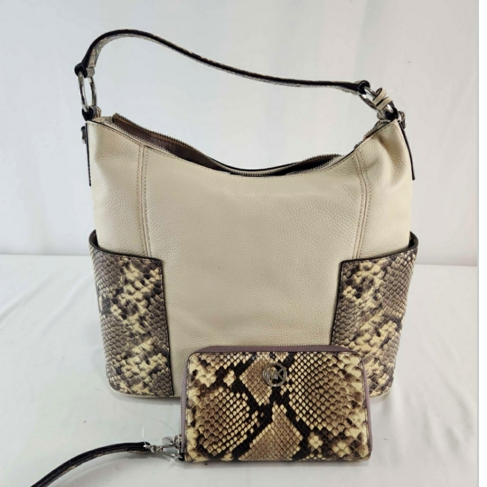 HOST PICK 🎊Michael Kors Anita Leather Convertable Shoulder Bag w/ Fulton Wallet